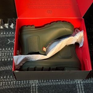 Men’s 2020 Hunter Rain Boots size 9